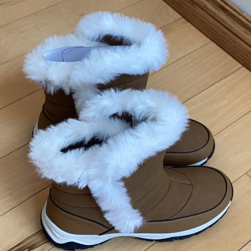 Lands End Expedition faux fur lined puffer snow boots. Women’s size 8.5